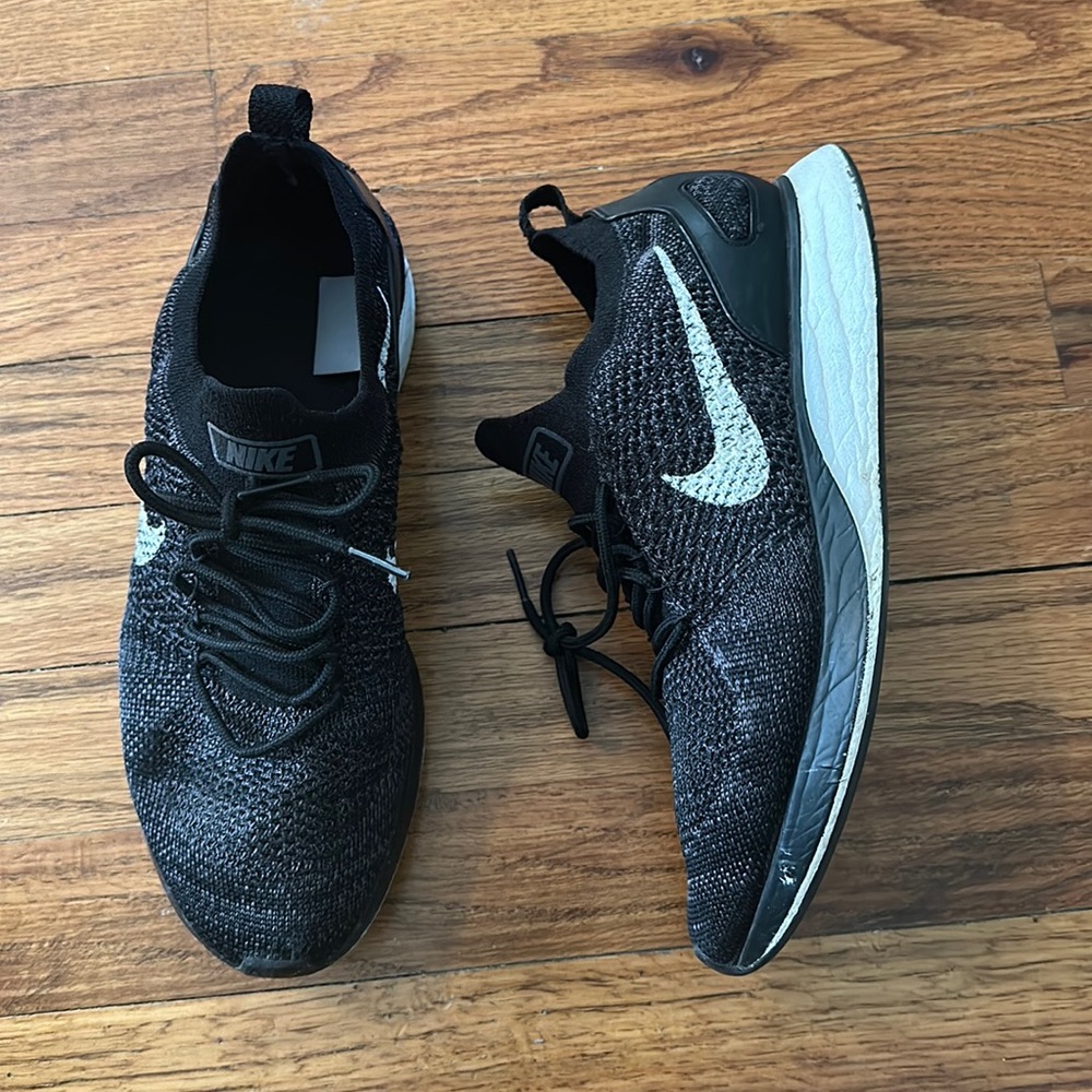 Nike Womens Sneakers FLYKNIT black Sz 9.5